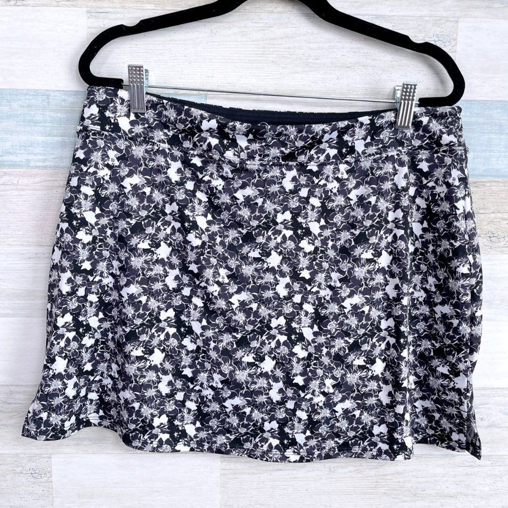 TRANQUILITY Floral Activewear Skort Black White Womens Large